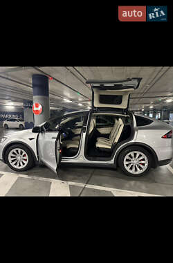 Внедорожник / Кроссовер Tesla Model X 2017 в 