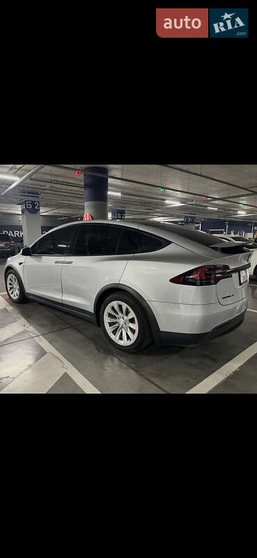 Позашляховик / Кросовер Tesla Model X 2017 в Харкові фото 12 Позашляховик / Кросовер Tesla Model X 2017 в Харкові