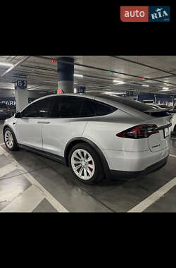 Внедорожник / Кроссовер Tesla Model X 2017 в 