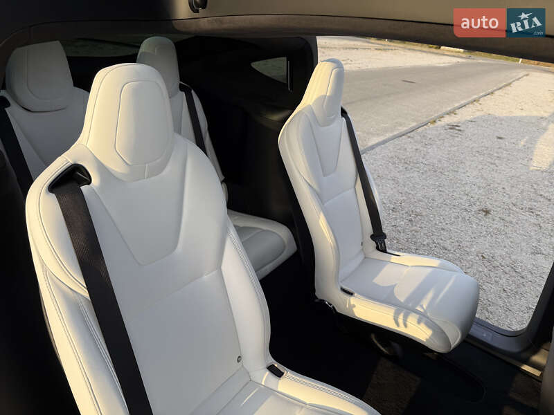Позашляховик / Кросовер Tesla Model X 2019 в Дніпрі фото 44 Позашляховик / Кросовер Tesla Model X 2019 в Дніпрі