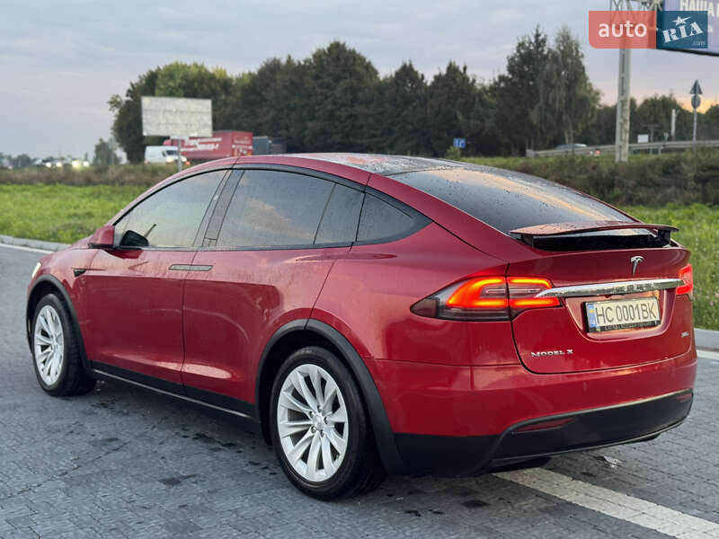 Позашляховик / Кросовер Tesla Model X 2017 в Львові
