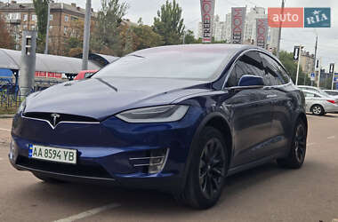 Позашляховик / Кросовер Tesla Model X 2017 в 