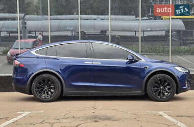 Позашляховик / Кросовер Tesla Model X 2017 в 