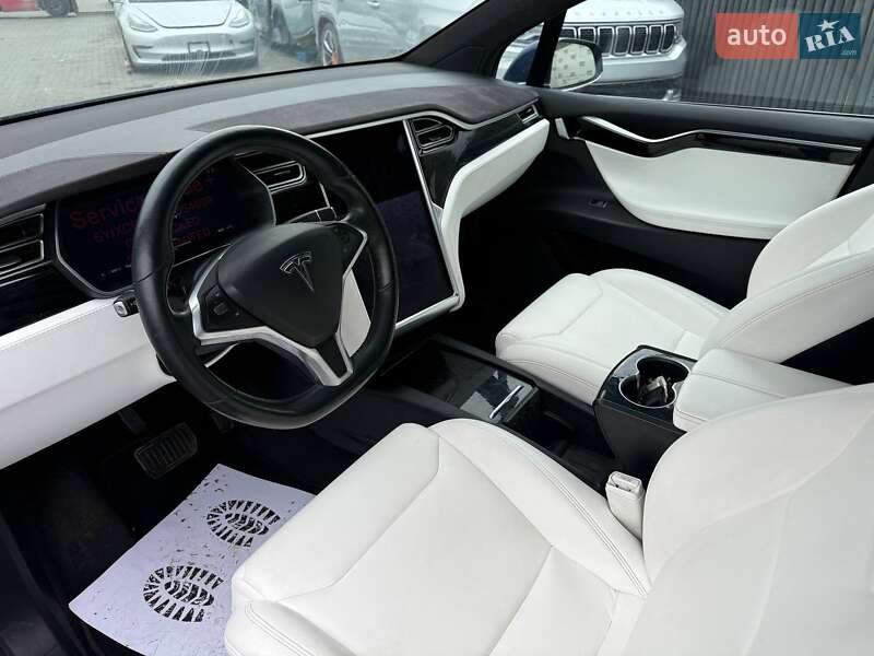 Внедорожник / Кроссовер Tesla Model X 2017 в Луцке