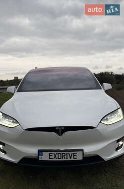 Позашляховик / Кросовер Tesla Model X 2019 в 