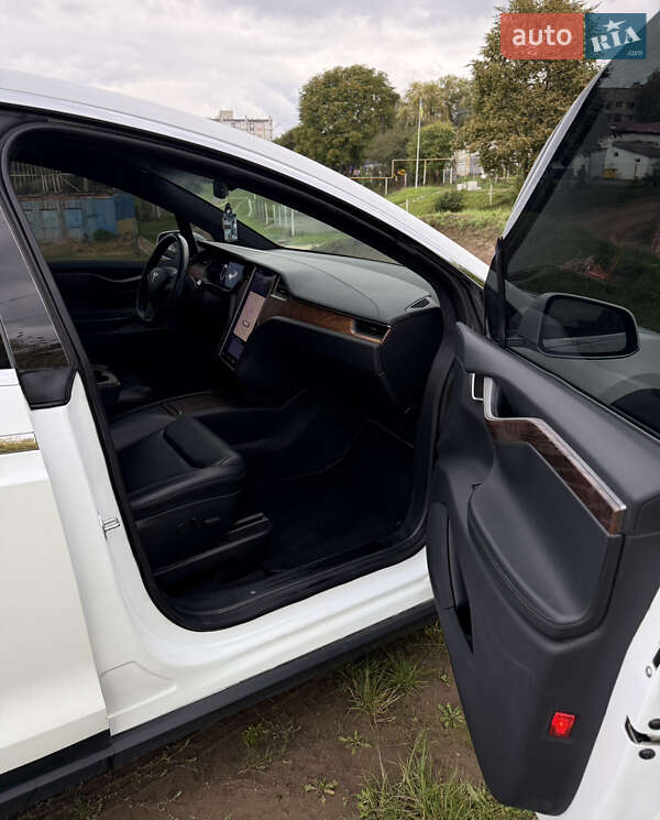 Внедорожник / Кроссовер Tesla Model X 2019 в Черновцах