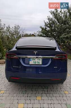 Внедорожник / Кроссовер Tesla Model X 2017 в 