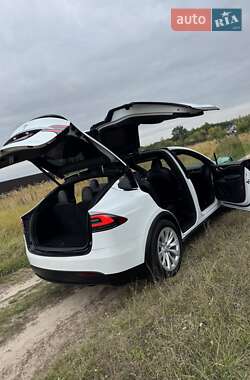 Внедорожник / Кроссовер Tesla Model X 2021 в Киеве