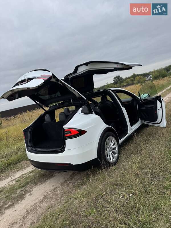 Позашляховик / Кросовер Tesla Model X 2020 в Києві фото 30 Позашляховик / Кросовер Tesla Model X 2020 в Києві