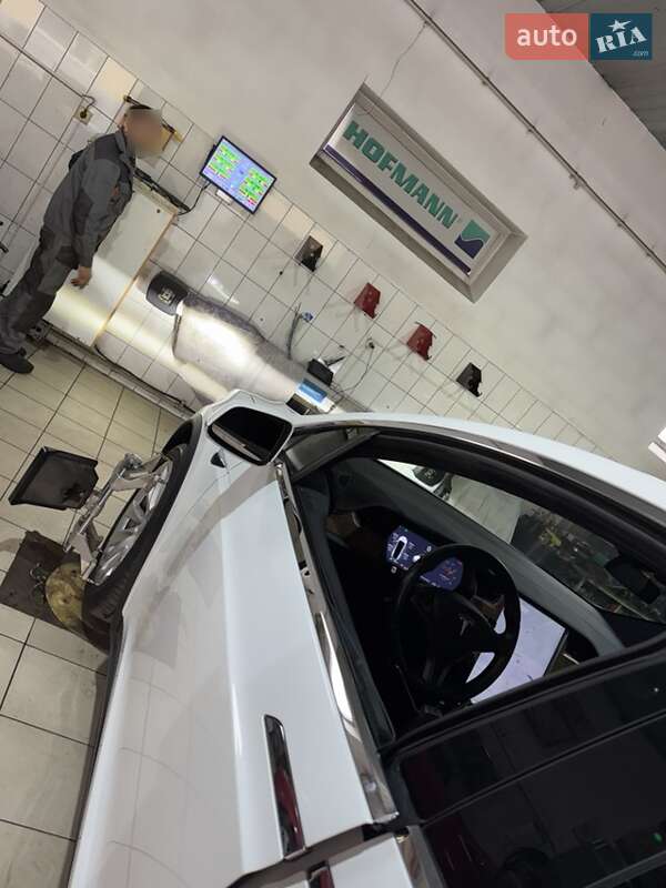 Позашляховик / Кросовер Tesla Model X 2020 в Києві фото 57 Позашляховик / Кросовер Tesla Model X 2020 в Києві