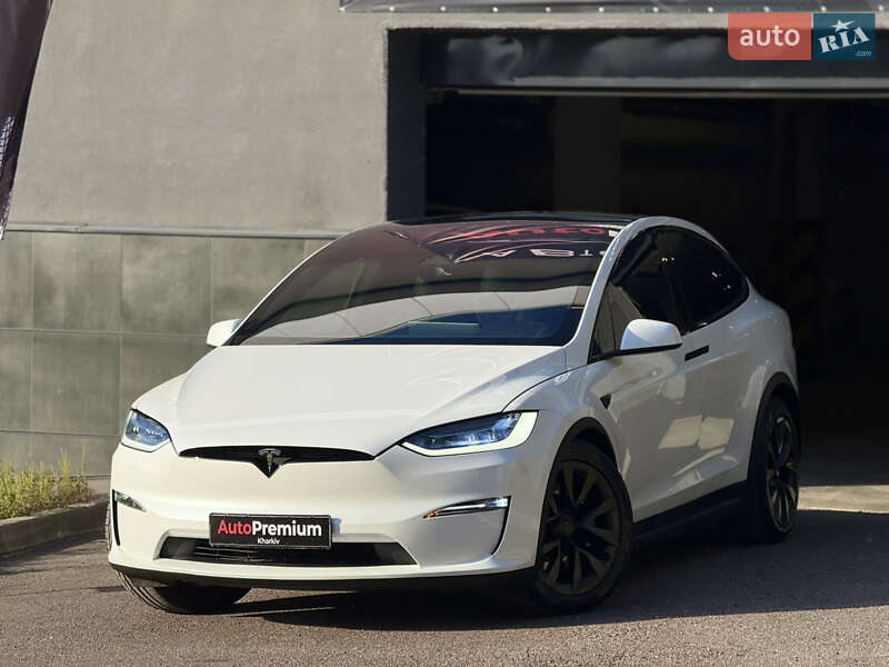 Tesla Model X 2022