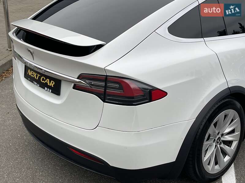 Внедорожник / Кроссовер Tesla Model X 2019 в Киеве