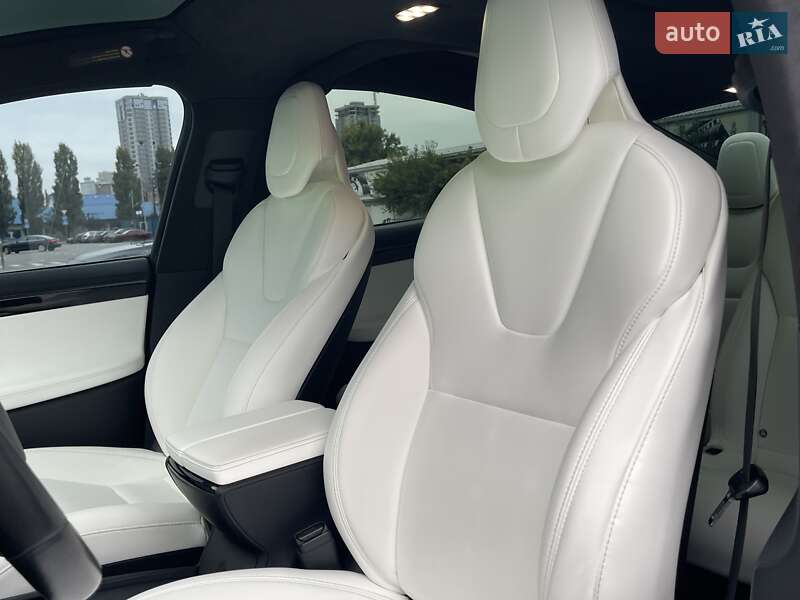 Внедорожник / Кроссовер Tesla Model X 2019 в Киеве