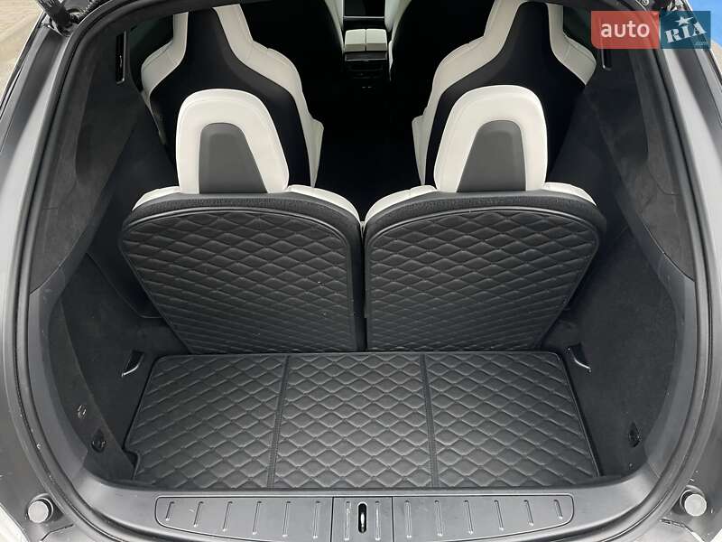 Внедорожник / Кроссовер Tesla Model X 2019 в Киеве