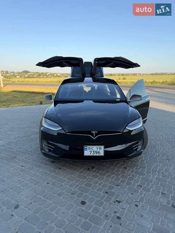 Tesla Model X 2018