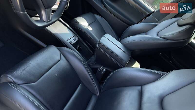 Позашляховик / Кросовер Tesla Model X 2019 в Києві фото 12 Позашляховик / Кросовер Tesla Model X 2019 в Києві