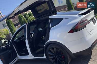 Позашляховик / Кросовер Tesla Model X 2019 в 