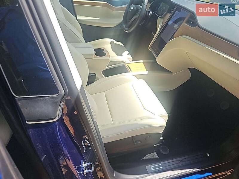 Внедорожник / Кроссовер Tesla Model X 2018 в Киеве фото 7 Внедорожник / Кроссовер Tesla Model X 2018 в Киеве