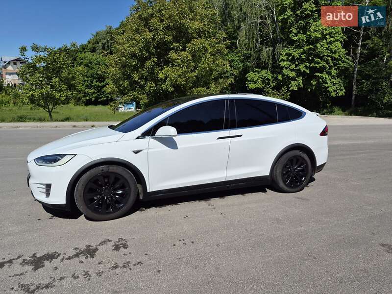 Внедорожник / Кроссовер Tesla Model X 2016 в Тернополе