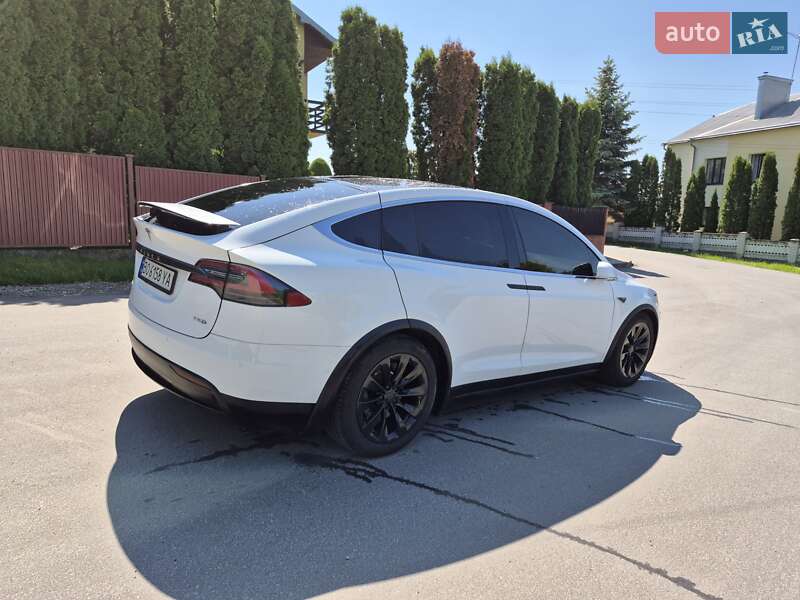 Внедорожник / Кроссовер Tesla Model X 2016 в Тернополе