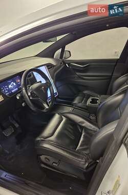 Позашляховик / Кросовер Tesla Model X 2016 в 