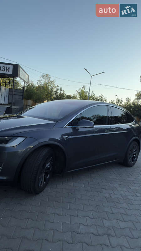 Позашляховик / Кросовер Tesla Model X 2018 в Вінниці