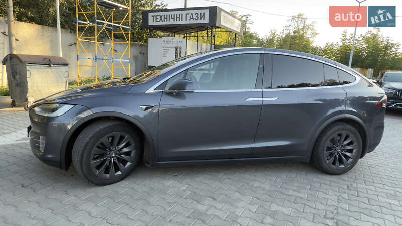 Позашляховик / Кросовер Tesla Model X 2018 в Вінниці