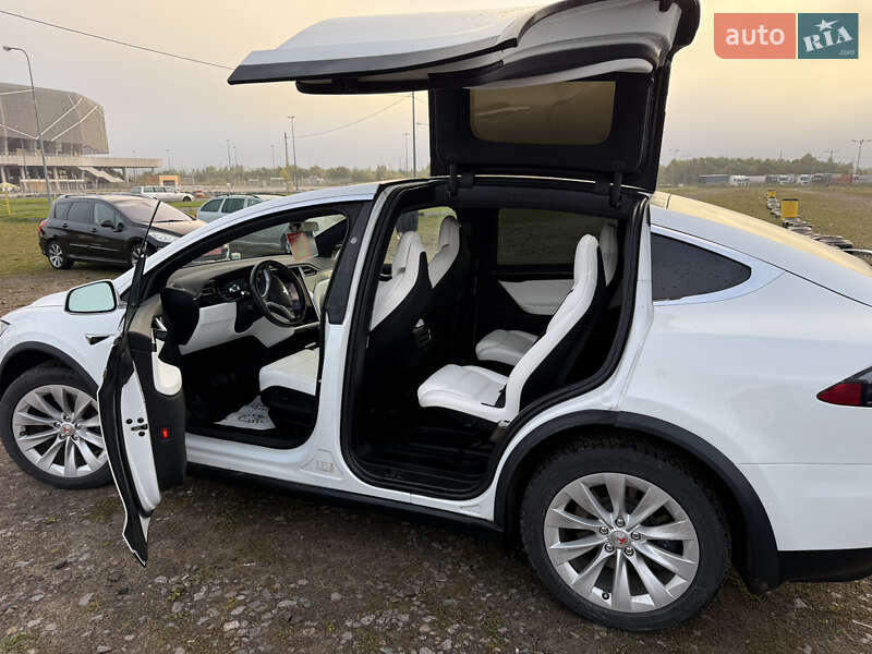 Внедорожник / Кроссовер Tesla Model X 2018 в Львове