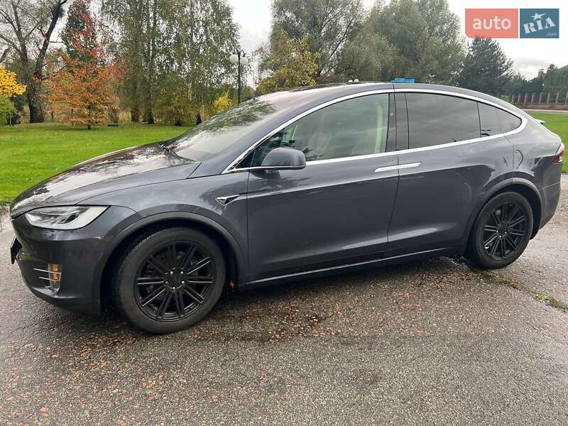 Внедорожник / Кроссовер Tesla Model X 2016 в Киеве
