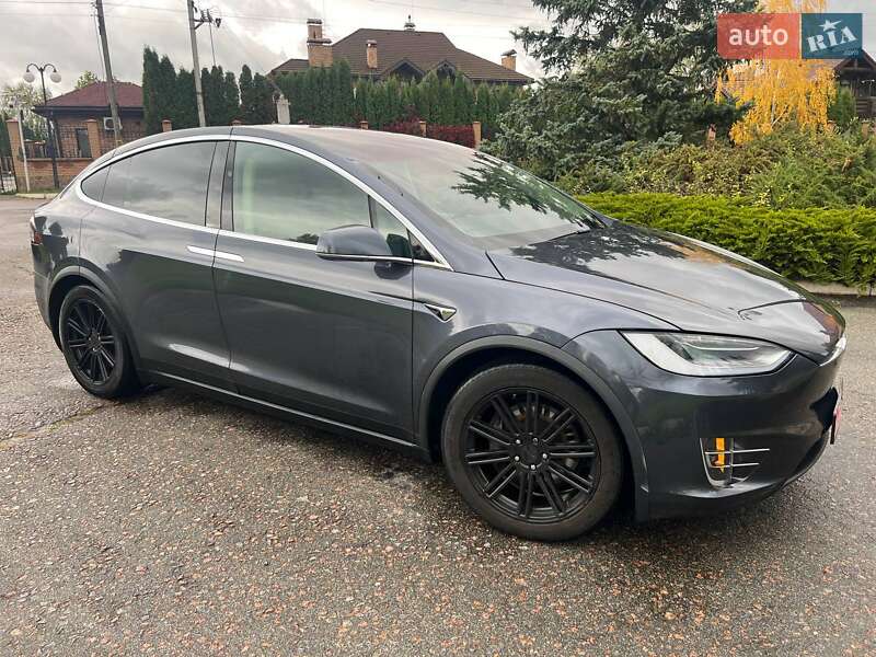 Внедорожник / Кроссовер Tesla Model X 2016 в Киеве