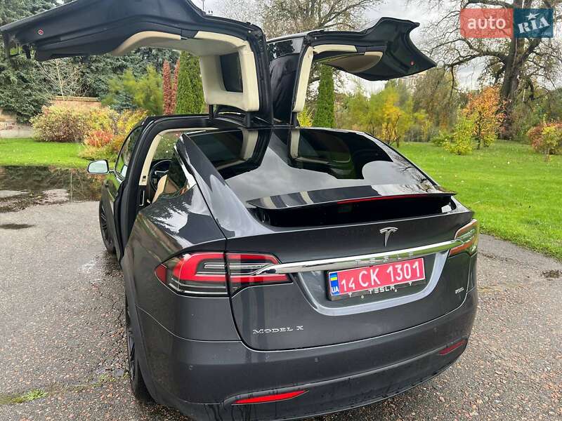 Внедорожник / Кроссовер Tesla Model X 2016 в Киеве