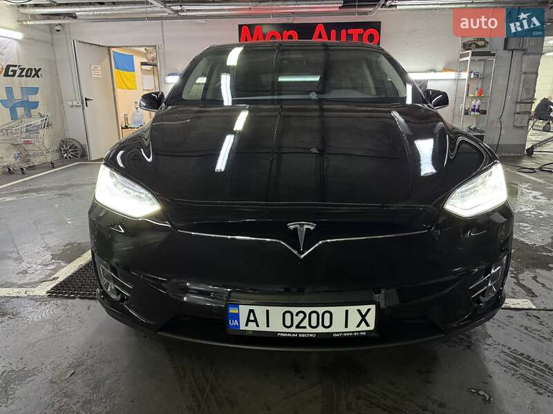 Позашляховик / Кросовер Tesla Model X 2019 в Києві