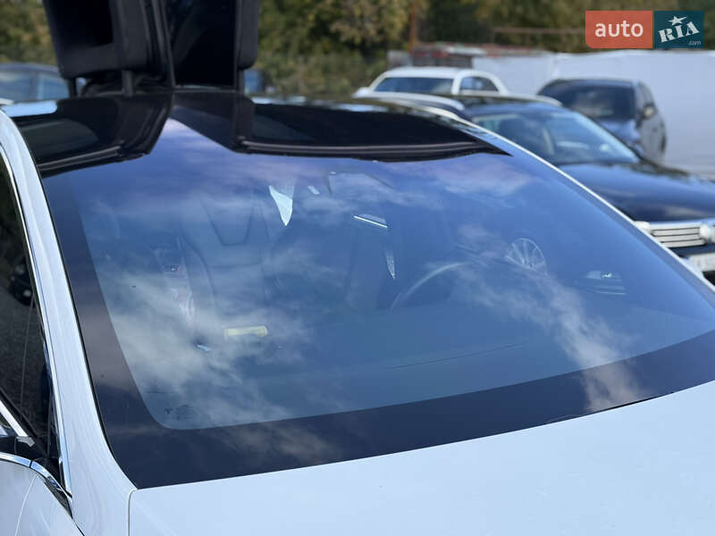 Позашляховик / Кросовер Tesla Model X 2019 в Умані