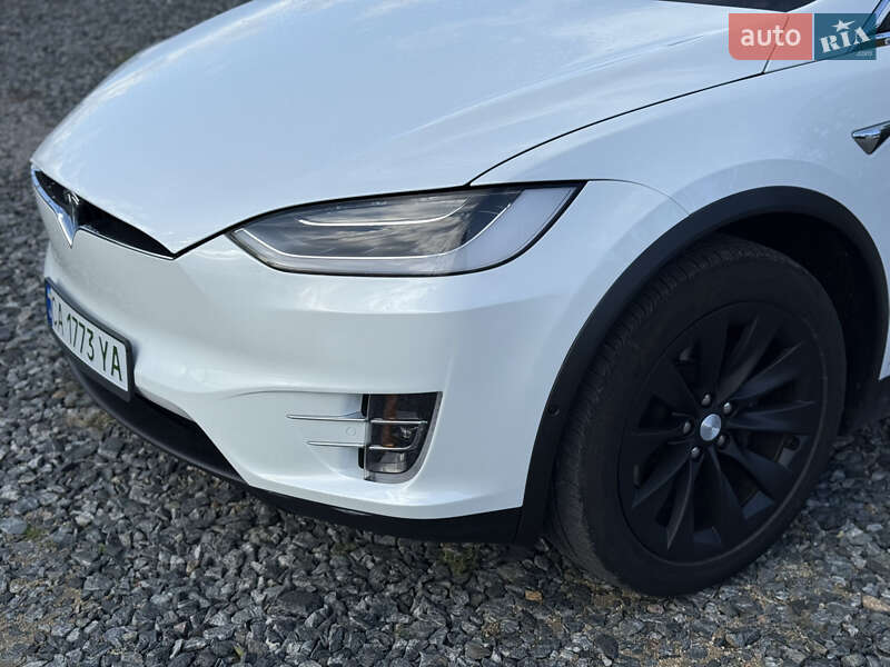 Позашляховик / Кросовер Tesla Model X 2019 в Умані