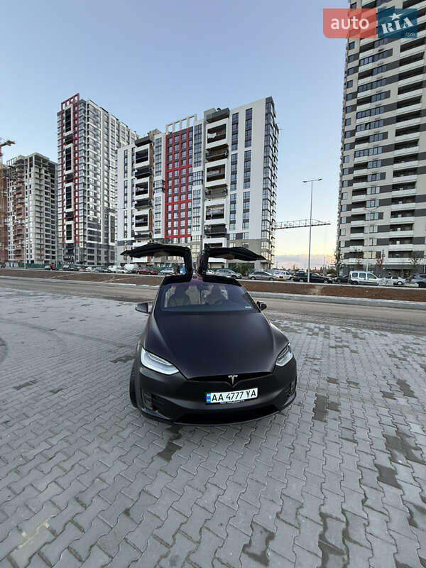 Позашляховик / Кросовер Tesla Model X 2016 в Києві