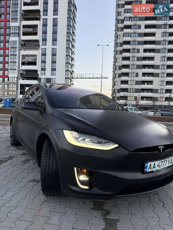 Позашляховик / Кросовер Tesla Model X 2016 в Києві
