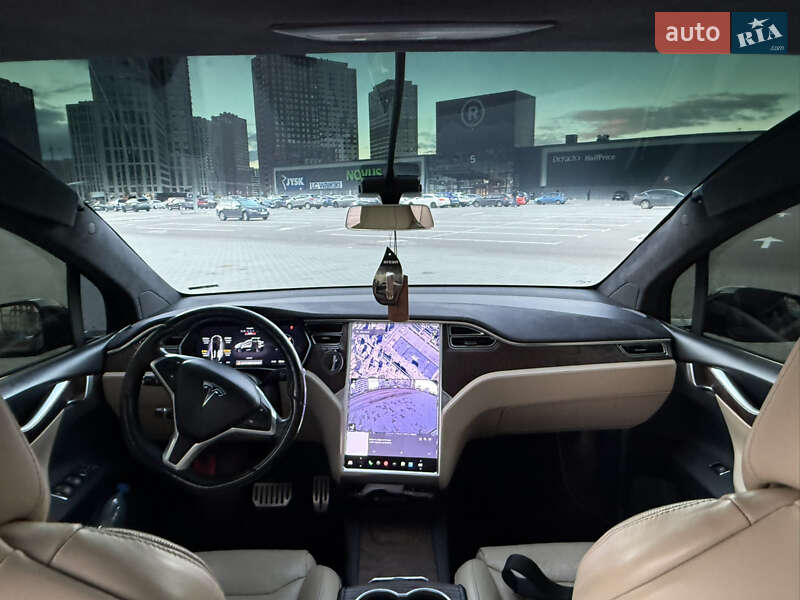 Позашляховик / Кросовер Tesla Model X 2016 в Києві
