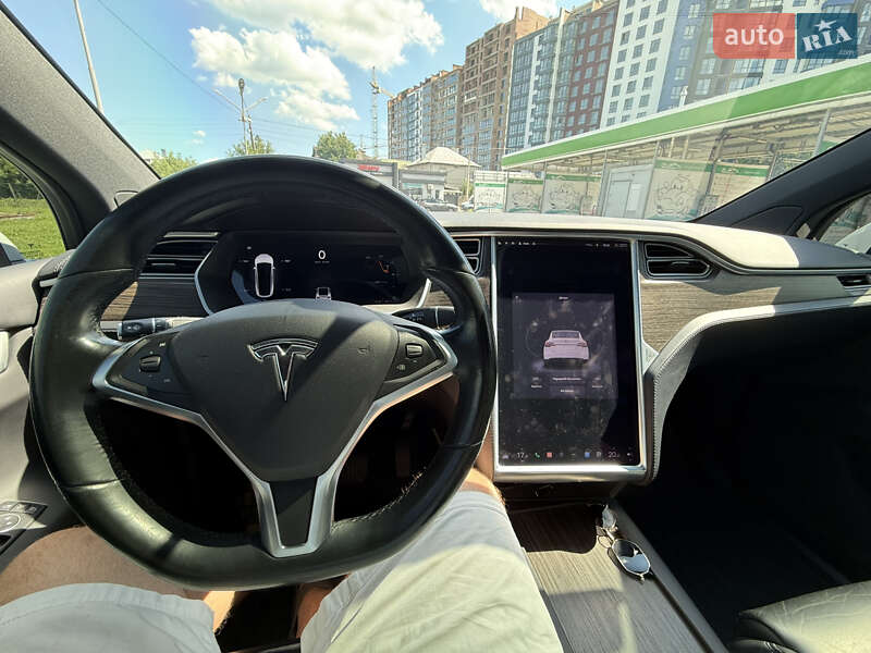 Позашляховик / Кросовер Tesla Model X 2016 в Івано-Франківську