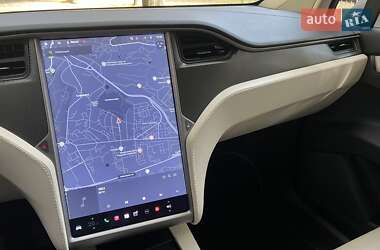 Позашляховик / Кросовер Tesla Model X 2018 в  фото 14 Позашляховик / Кросовер Tesla Model X 2018 в