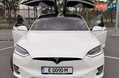 Позашляховик / Кросовер Tesla Model X 2017 в 