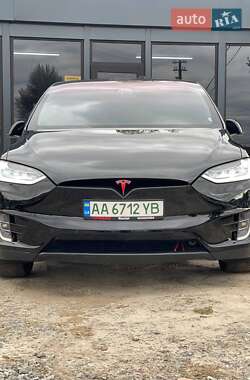 Позашляховик / Кросовер Tesla Model X 2018 в 