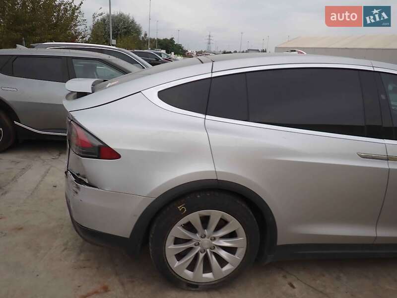 Внедорожник / Кроссовер Tesla Model X 2018 в Житомире