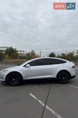 Позашляховик / Кросовер Tesla Model X 2016 в 