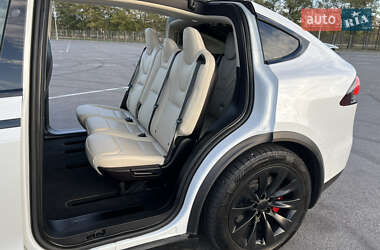 Внедорожник / Кроссовер Tesla Model X 2018 в 