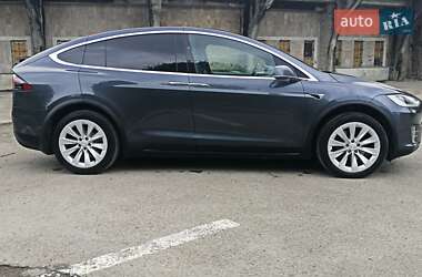 Позашляховик / Кросовер Tesla Model X 2017 в 