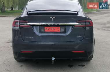 Позашляховик / Кросовер Tesla Model X 2017 в 