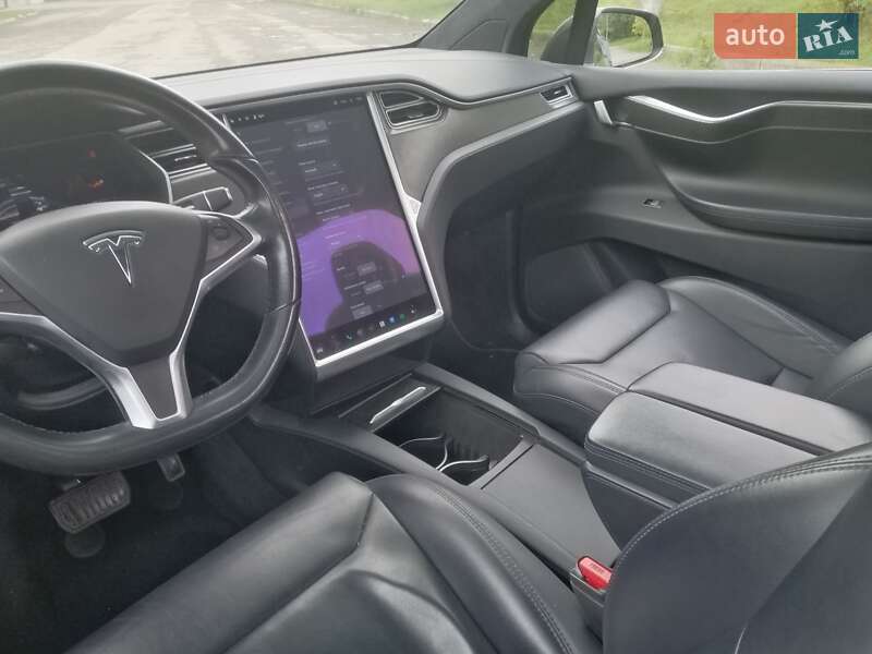 Внедорожник / Кроссовер Tesla Model X 2017 в Ивано-Франковске