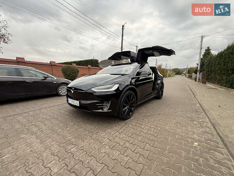 Позашляховик / Кросовер Tesla Model X 2019 в Львові