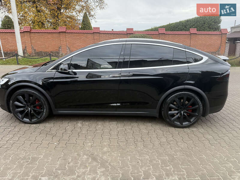 Позашляховик / Кросовер Tesla Model X 2019 в Львові