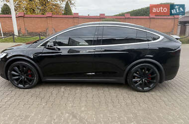 Позашляховик / Кросовер Tesla Model X 2019 в 